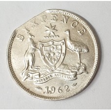AUSTRALIA 1962 . SIXPENCE . ERROR . CLIPPED BITTEN EDGE